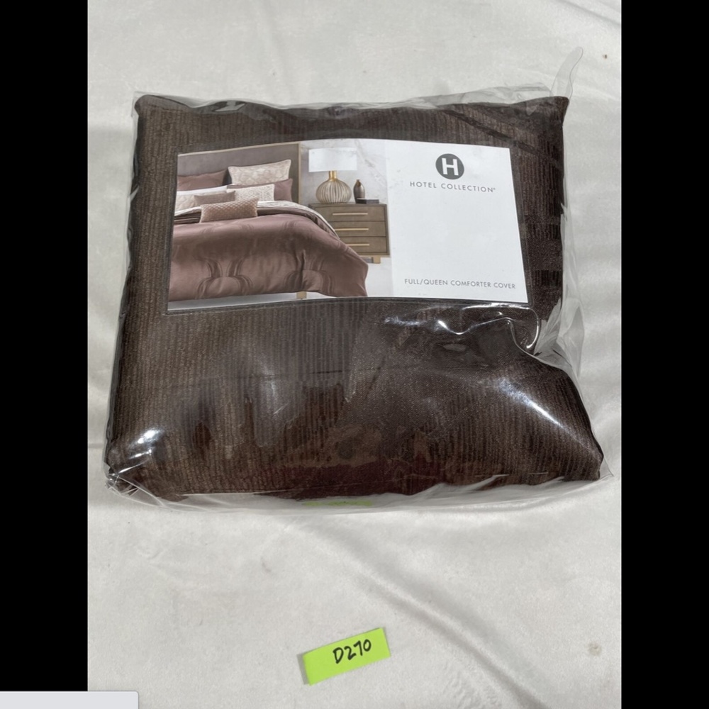 NIB Hotel Collection Contour Duvet Cover in Full/Queen Brown